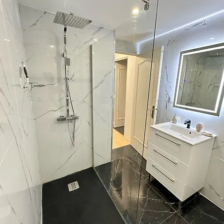 Une Belle Maison Avec 2 Chambre Croix Extérieur photo