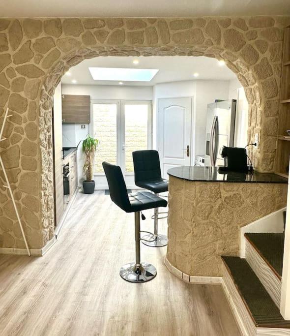 Belle Maison Avec 2 Appartement Croix